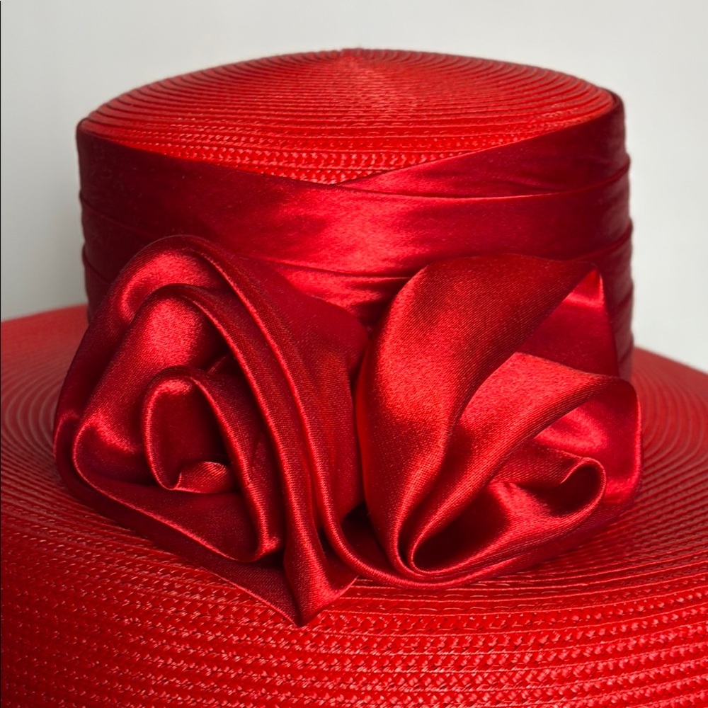 Stunning Vintage Amanda Smith Vibrant Red Women's Hat with Satin Floral Details - Picture 2 of 10